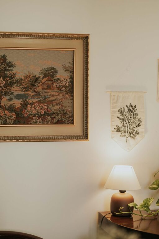 Simple Tips for Creating a Cozy and Inviting Home Atmosphere